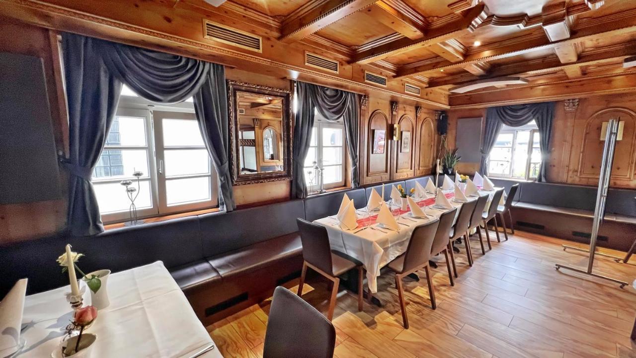 Hotel Zu Den Drei Kronen ซิลิเงนชตัดท์ ภายนอก รูปภาพ