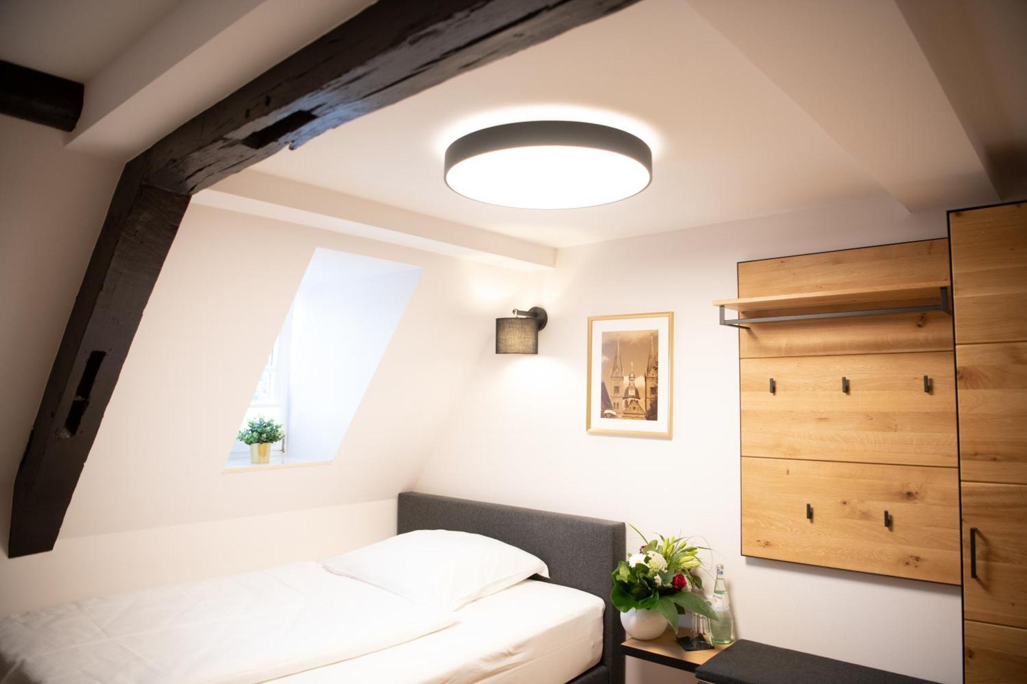 Hotel Zu Den Drei Kronen ซิลิเงนชตัดท์ ภายนอก รูปภาพ