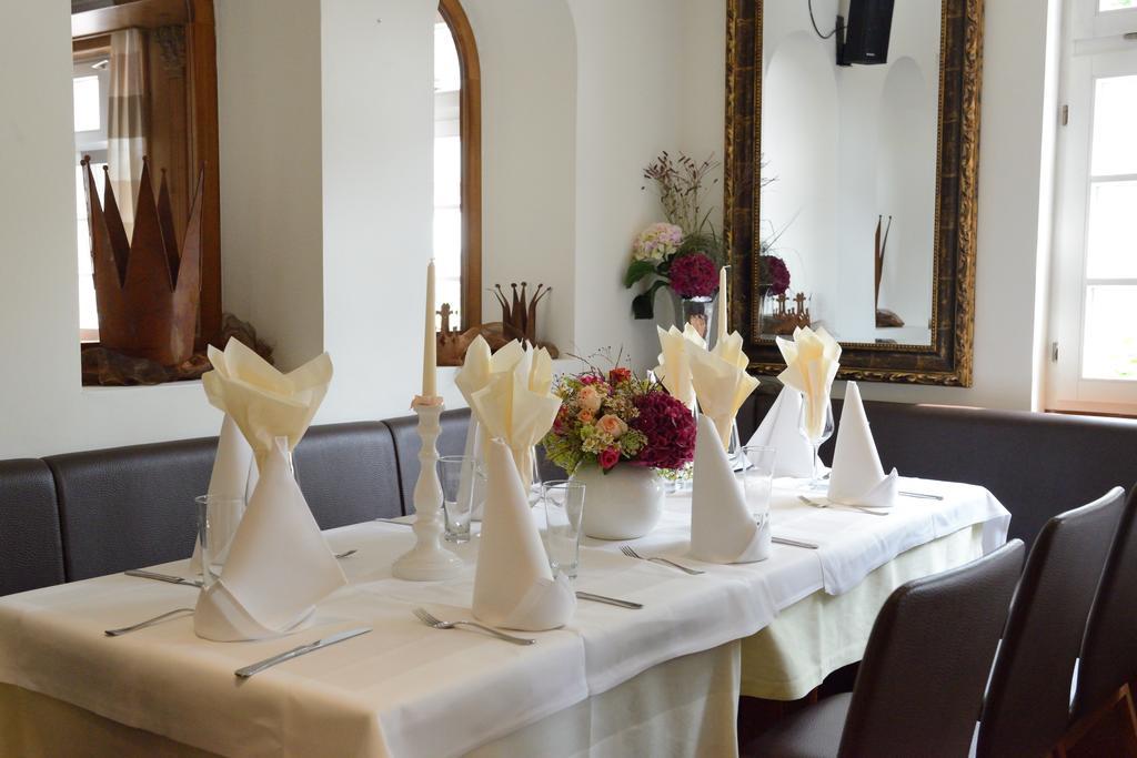 Hotel Zu Den Drei Kronen ซิลิเงนชตัดท์ ภายนอก รูปภาพ